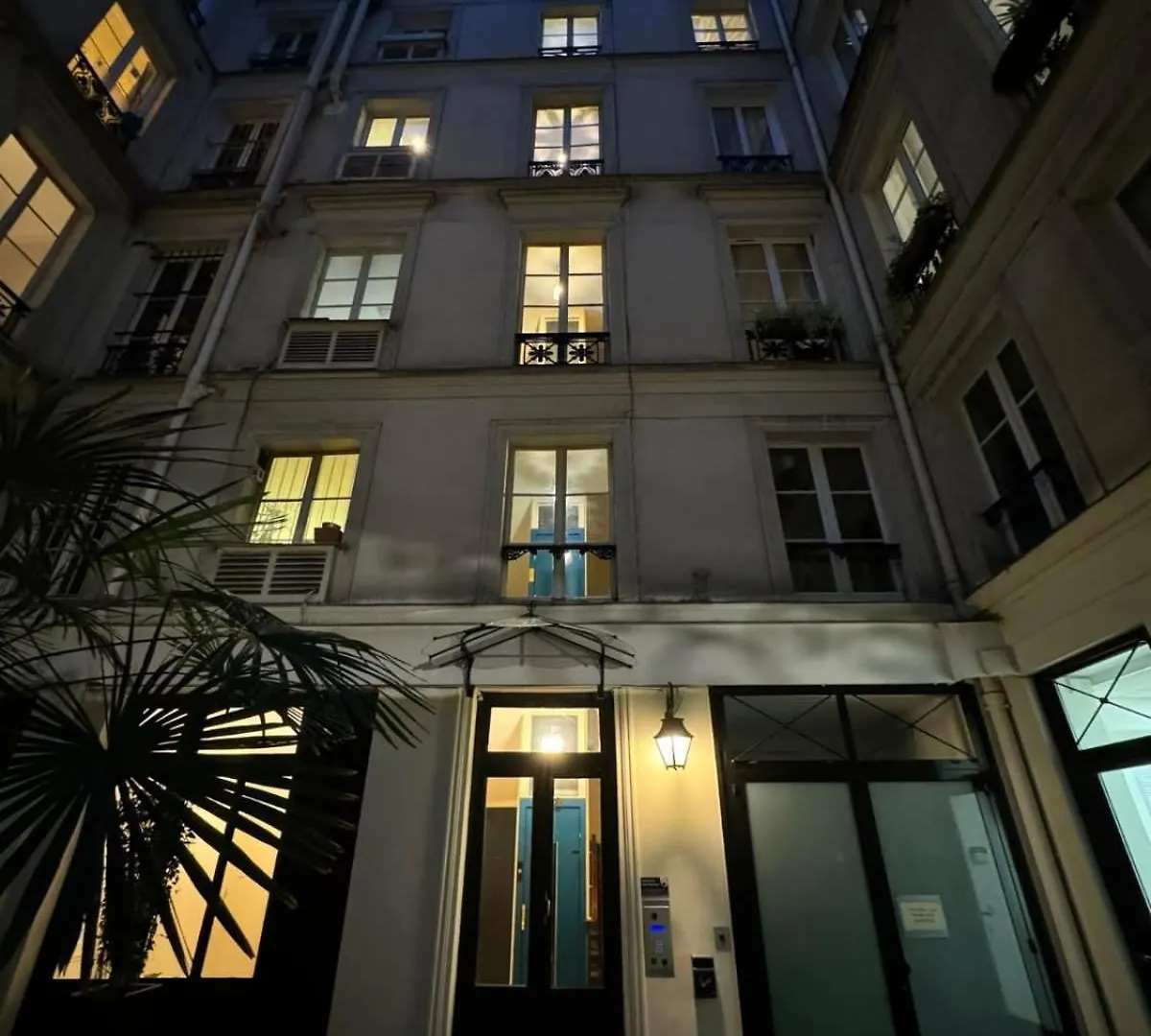 Apartment Unique In Madelaine!