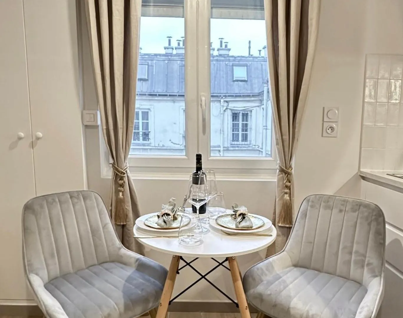 Apartment Unique In Madelaine!