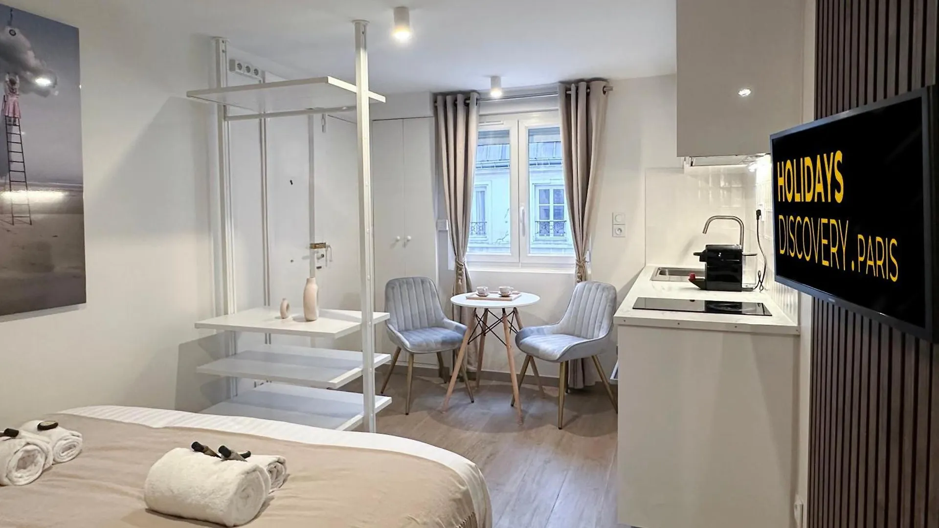 Unique In Madelaine! Apartment